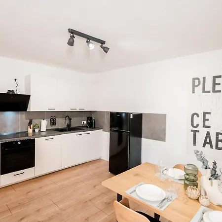 Kocasa-apartments, Zentrum, Wifi, Terrasse, Parkplatz, Waipu-tv, City-apartment アパート プフォルツハイム