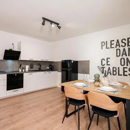 Kocasa-apartments, Zentrum, Wifi, Terrasse, Parkplatz, Waipu-tv, City-apartment